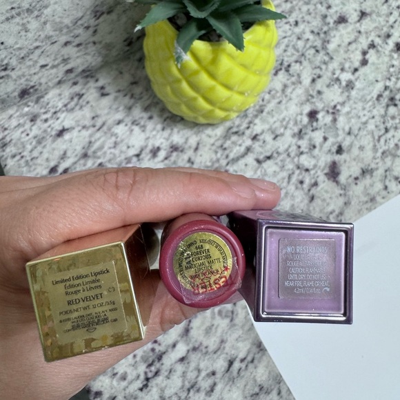 MAC, Estee Lauder, Urban Decay - Picture 3 of 3